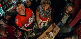 124 Komun&aacute;l v Rock Pubu